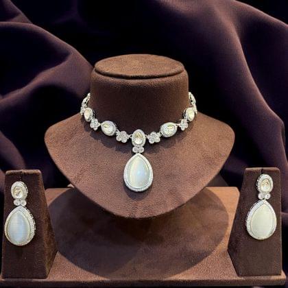 Pearly Radiance - Majestic Bride By Dia Art Jewels